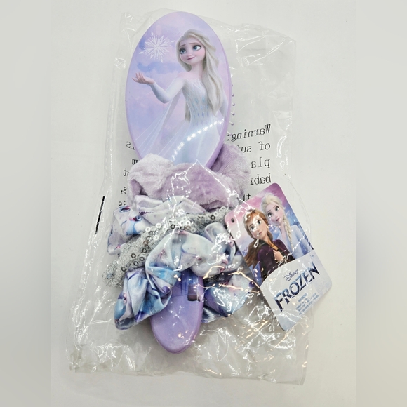 Frozen Princess Elsa Detangling hair brush and 4 hair ties 5 Pcs Set NEW - Picture 2 of 4